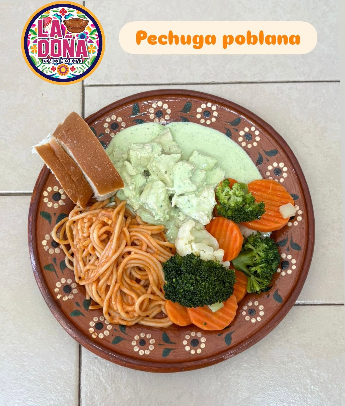 Pechuga poblana con pasta y verduras